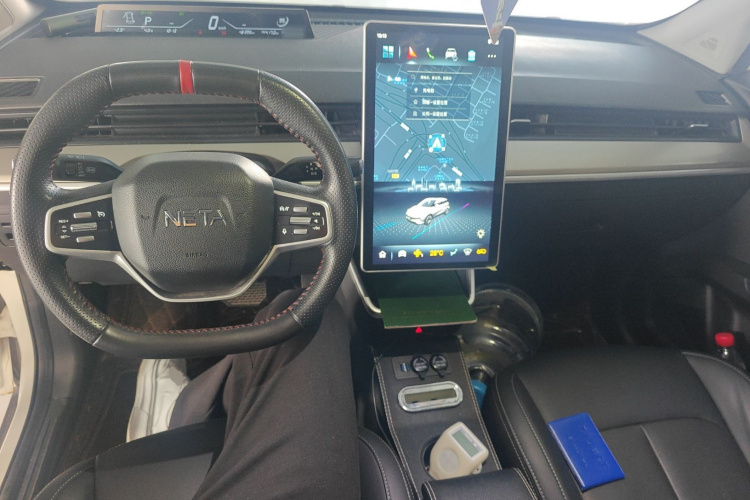 哪吒汽车 哪吒V 2021款 长续航娱乐版升级型中控内饰12