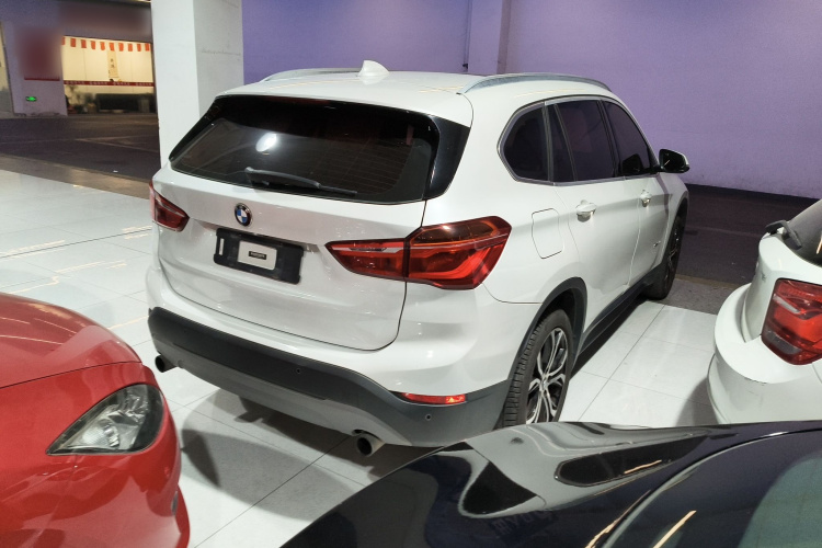 宝马X1 2018款 sDrive20Li 领先型车身外观6005