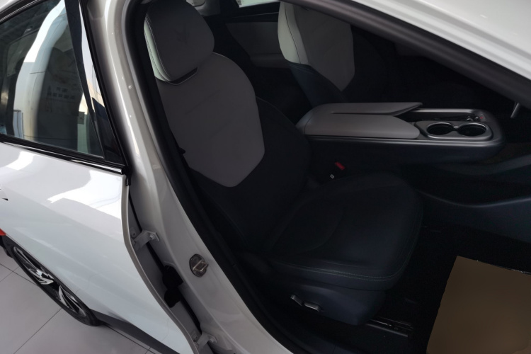 ARCFOX极狐 极狐 阿尔法T5(ARCFOX αT5) 2024款 520 PRO局部细节41