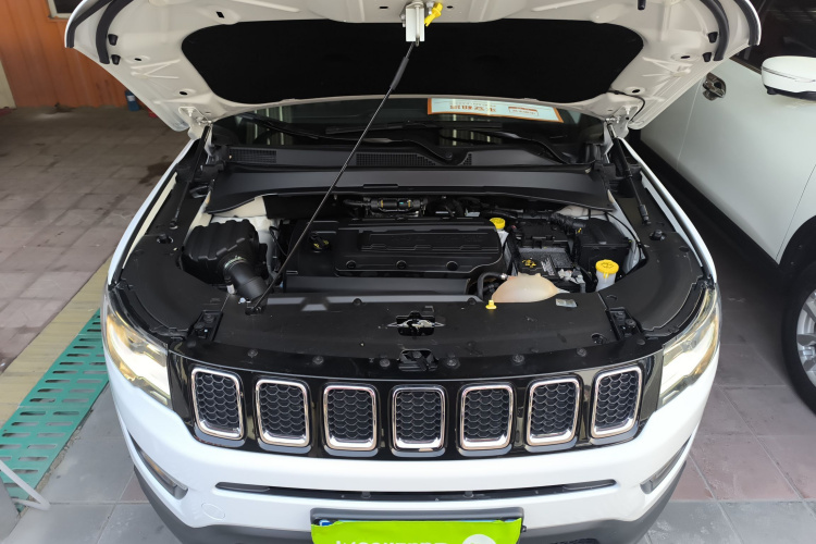 Jeep 指南者 2017款 200T 自动家享版局部细节24