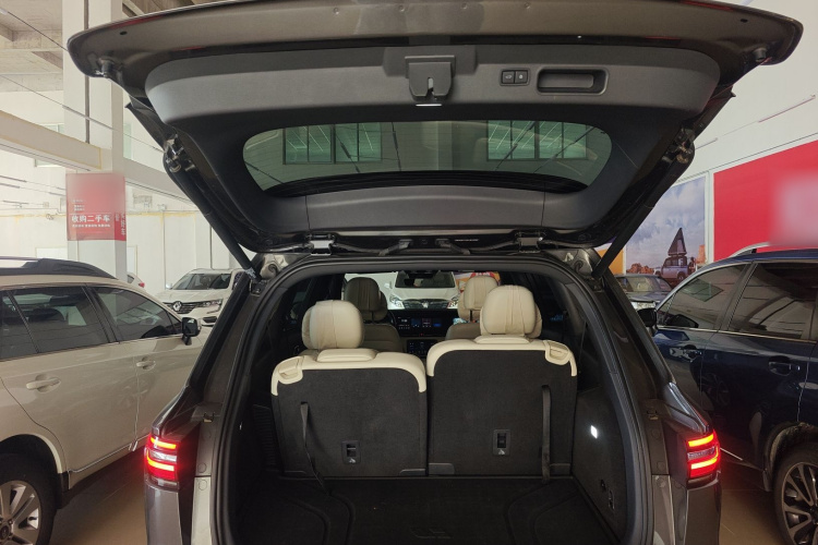 理想汽车 理想ONE 2021款 增程6座版机舱底盘23