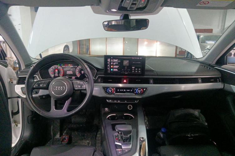 奥迪A4L 2023款 40 TFSI 时尚动感型中控内饰12