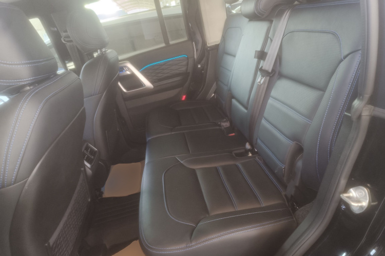 北京越野 北京BJ40 2023款 2.0T 自动四驱城市猎人版侠客型中控内饰21