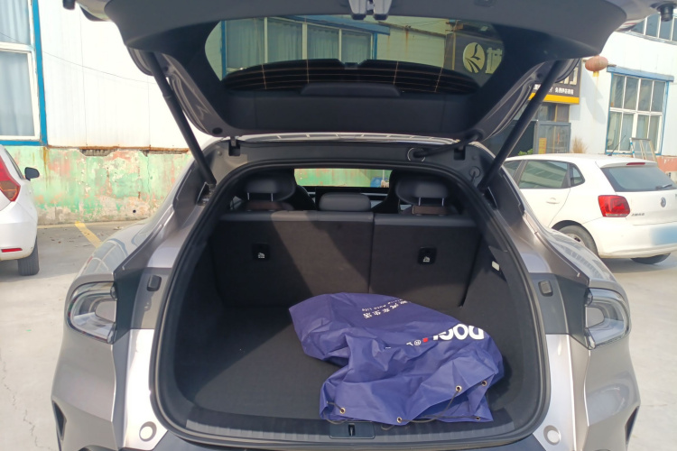 小米汽车 小米YU7 2025款 超长续航后驱版机舱底盘23