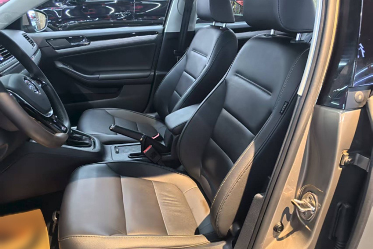 大众 速腾 2016款 230TSI 25周年纪念版中控内饰7003