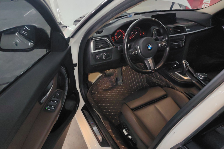 宝马3系 2018款 320Li 领先型M运动套装中控内饰20