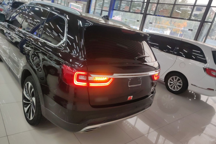 红旗HS7 2021款 2.0T DCT两驱智联旗畅版车身外观6