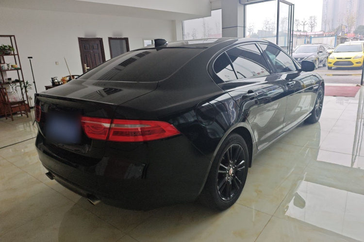 捷豹XEL 2019款 2.0T 200PS 豪华版车身外观7