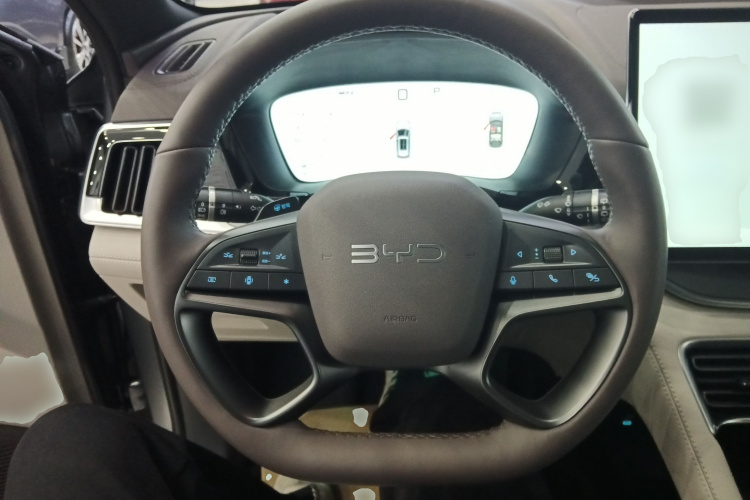 比亚迪 宋PLUS新能源 2025款 DM-i 智驾版 112KM 尊荣型中控内饰13