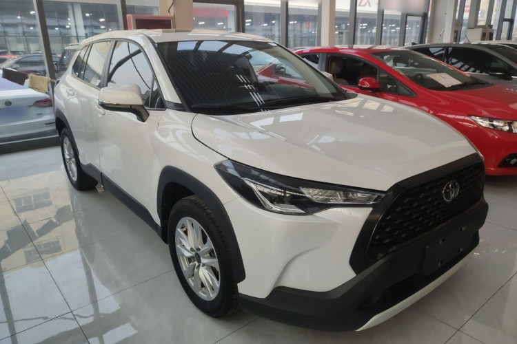 丰田 卡罗拉锐放 2022款 2.0L 精英版车身外观3