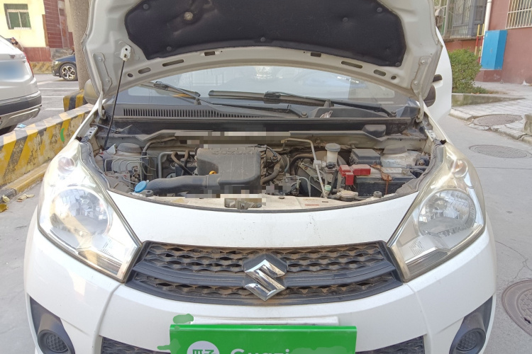 铃木 奥拓 2013款 改款 1.0L 手动舒适型局部细节24