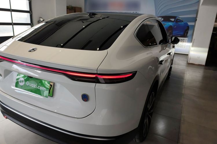 蔚来EC7 2023款 100kWh 首发版车身外观7