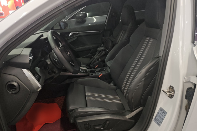 奥迪A3 2024款 A3L Limousine 35 TFSI 时尚运动型局部细节19