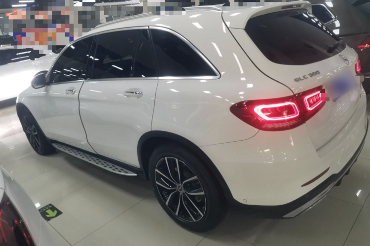 奔驰GLC 2020款 改款 GLC 300 L 4MATIC 动感型车身外观4