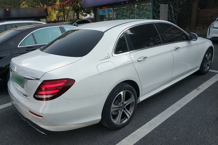 奔驰E级 2018款 E 200 L 运动型车身外观6005