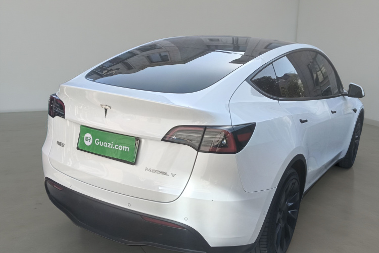 特斯拉 Model Y 2022款 改款 后轮驱动版车身外观7