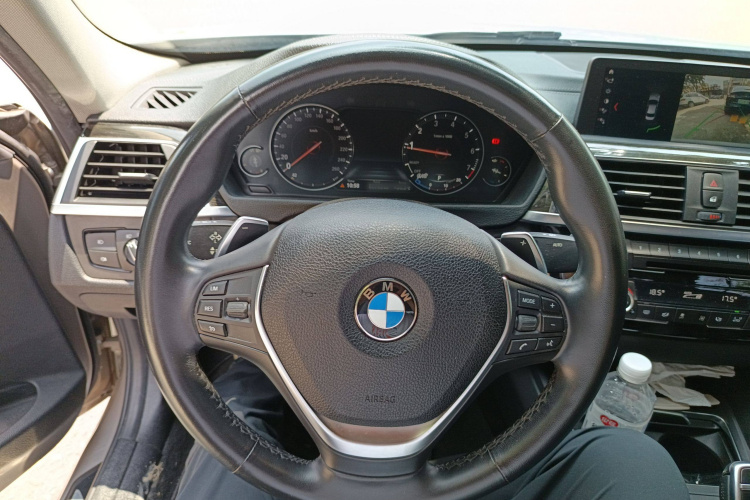 宝马3系 2018款 320Li 领先型豪华套装中控内饰13