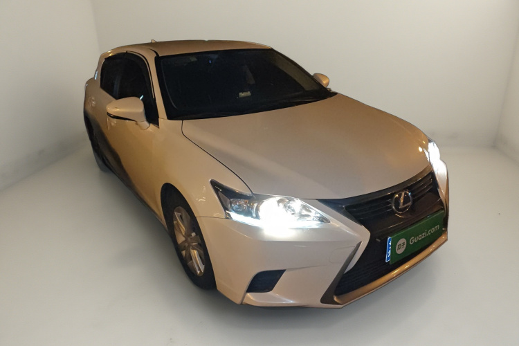 雷克萨斯CT 2014款 CT200h 精英版 单色车身外观3