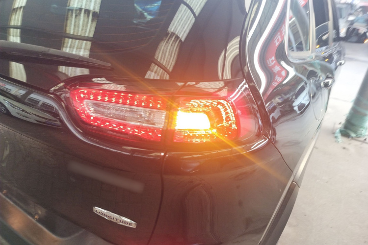 Jeep 自由光 2016款 2.4L 领先智能版车身外观9