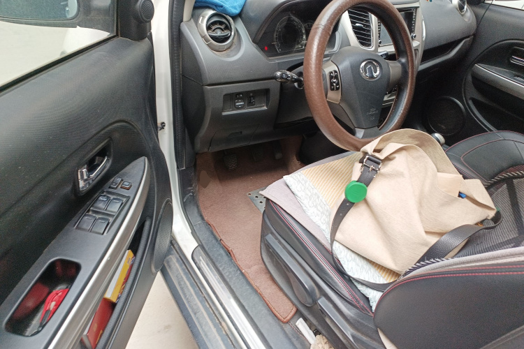 长城M4 2014款 1.5L 手动舒适型中控内饰20