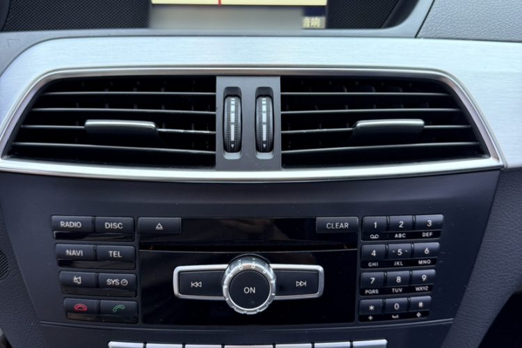 奔驰C级(进口) 2013款 C 180 轿跑版中控内饰7004