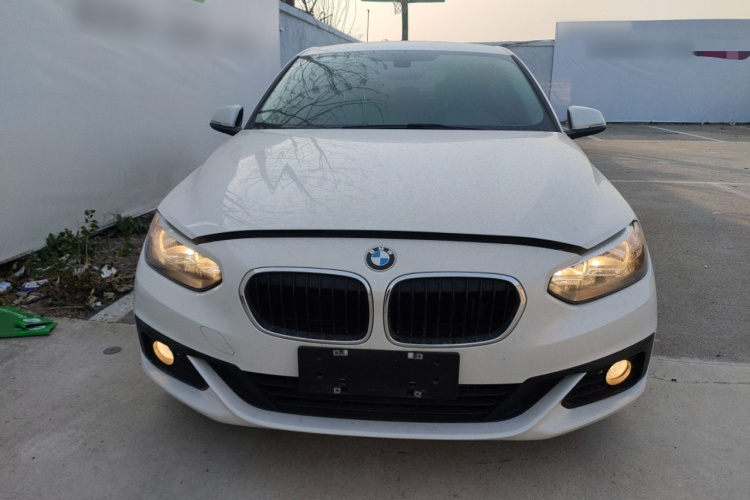 宝马1系 2018款 118i 时尚型车身外观2