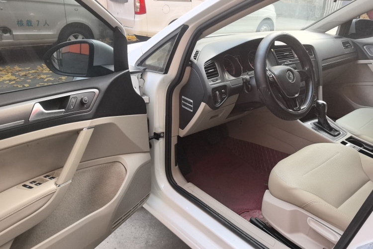 大众 高尔夫 2016款 1.6L 自动舒适型中控内饰20