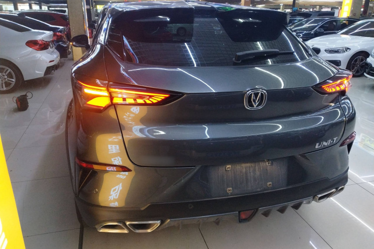 长安UNI-T 2020款 1.5T 旗舰型车身外观6004