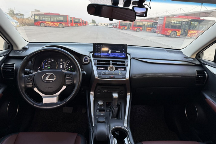 雷克萨斯NX 2015款 300h 前驱 锋尚版中控内饰7001