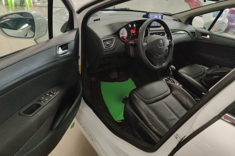 标致308 2014款 乐享版 经典 1.6L 自动优尚型中控内饰20