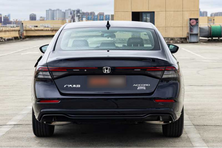 本田 雅阁 2025款 260TURBO 舒适版车身外观6004