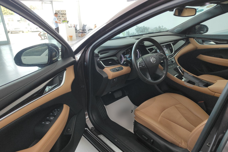 别克 君越 2018款 28T 精英型中控内饰20