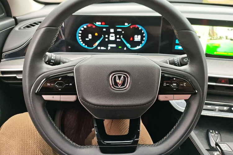 长安 逸动 2022款 PLUS 蓝鲸NE 1.4T GDI DCT尊贵版局部细节13