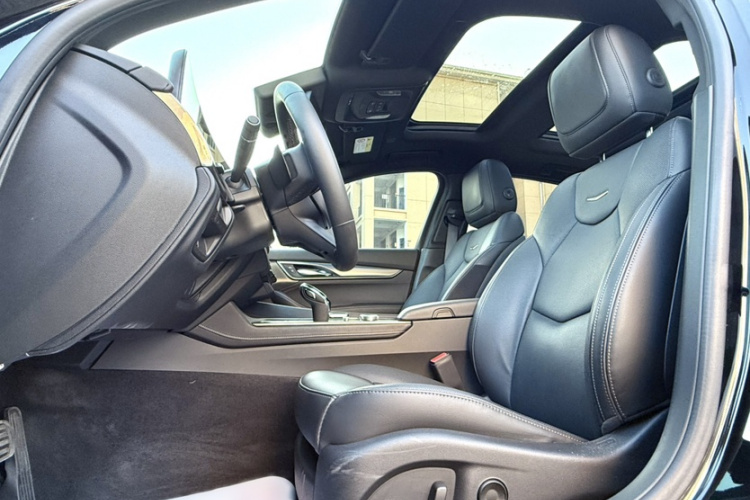 凯迪拉克CT5 2024款 28T 豪华型Pro中控内饰7010