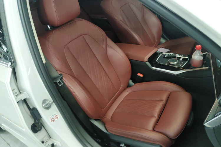 宝马3系 2023款 320Li M运动套装局部细节41