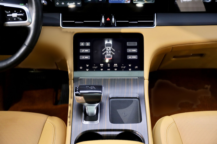 理想汽车 理想ONE 2021款 增程6座版中控内饰7001