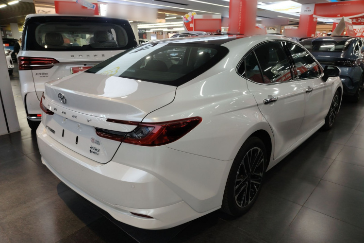 丰田 凯美瑞 2024款 双擎 2.5HG 尊贵版车身外观7