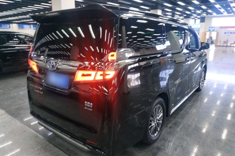 丰田 威尔法 2021款 皇冠 双擎 2.5L HV至尊版车身外观7