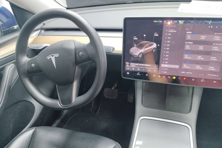 特斯拉 Model Y 2021款 标准续航后驱版中控内饰12