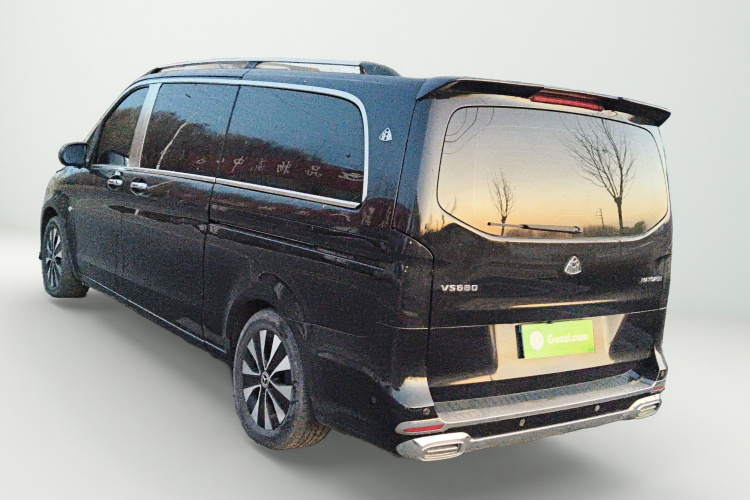 奔驰 威霆 2023款 2.0T 商务版 7座车身外观5