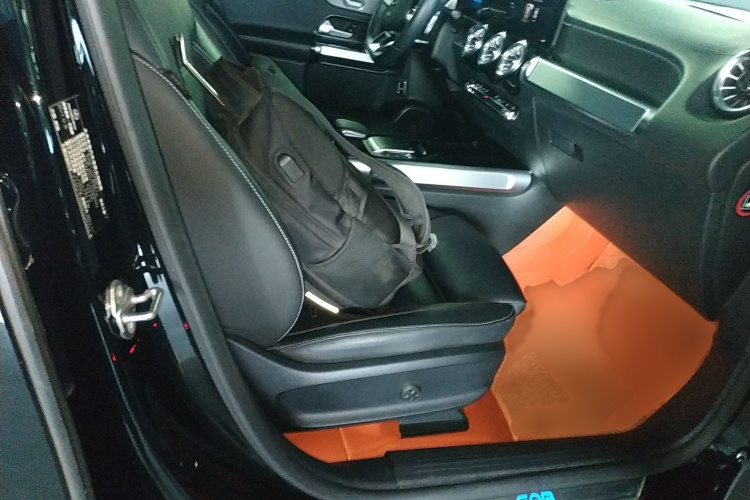 奔驰EQB 2022款 EQB 350 4MATIC 首发特别版局部细节41