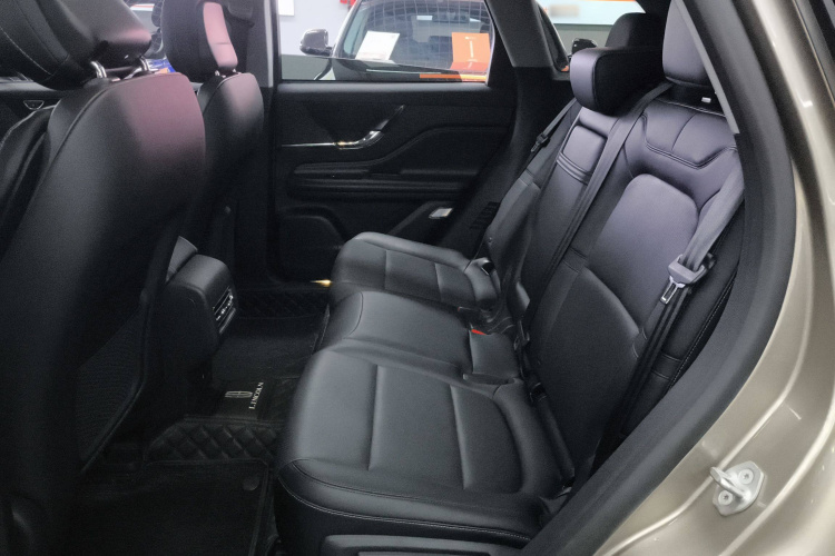 林肯 冒险家 2022款 改款 2.0T 两驱尊雅版中控内饰7004