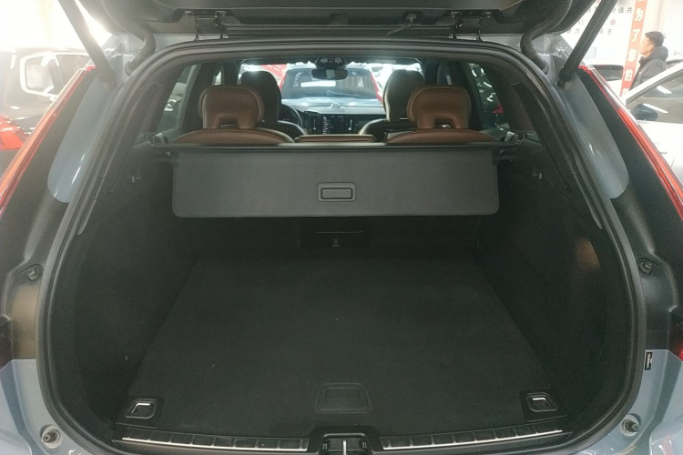 沃尔沃XC60新能源 2022款 T8 插电混动 四驱智远豪华版机舱底盘23