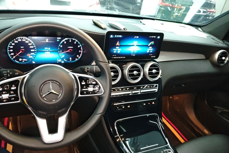 奔驰GLC 2022款 改款三 GLC 260 L 4MATIC 动感型中控内饰12