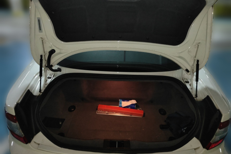 玛莎拉蒂 GranTurismo 2007款 4.2L 标准版中控内饰23