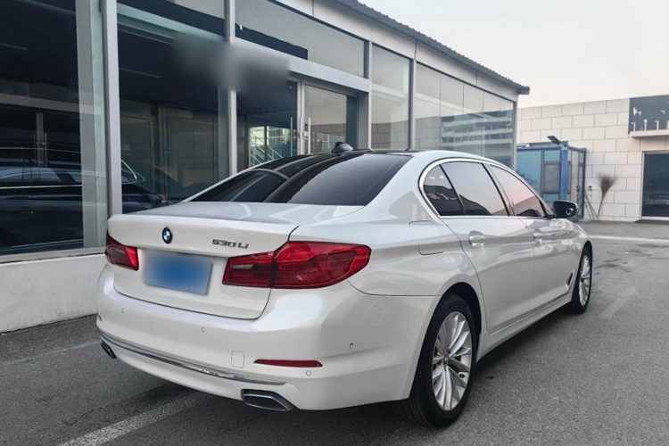 宝马5系 2020款 530Li 尊享型 豪华套装车身外观6002