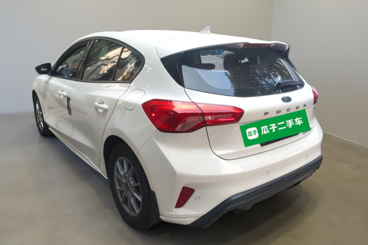 福特 福克斯 2021款 两厢 EcoBoost 180 自动锋潮型车身外观5