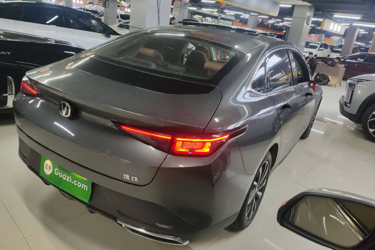 长安 逸动 2024款 1.5T GDI自动 旗舰型车身外观7