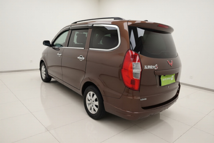 五菱汽车 五菱宏光 2014款 1.5L S标准型车身外观5