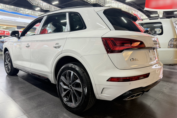 奥迪Q5L 2024款 40 TFSI 豪华动感型车身外观6003